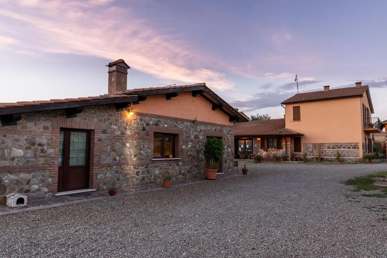 Agriturismo S. Apollinare Piancastagnaio Κατάλυμα σε φάρμα
